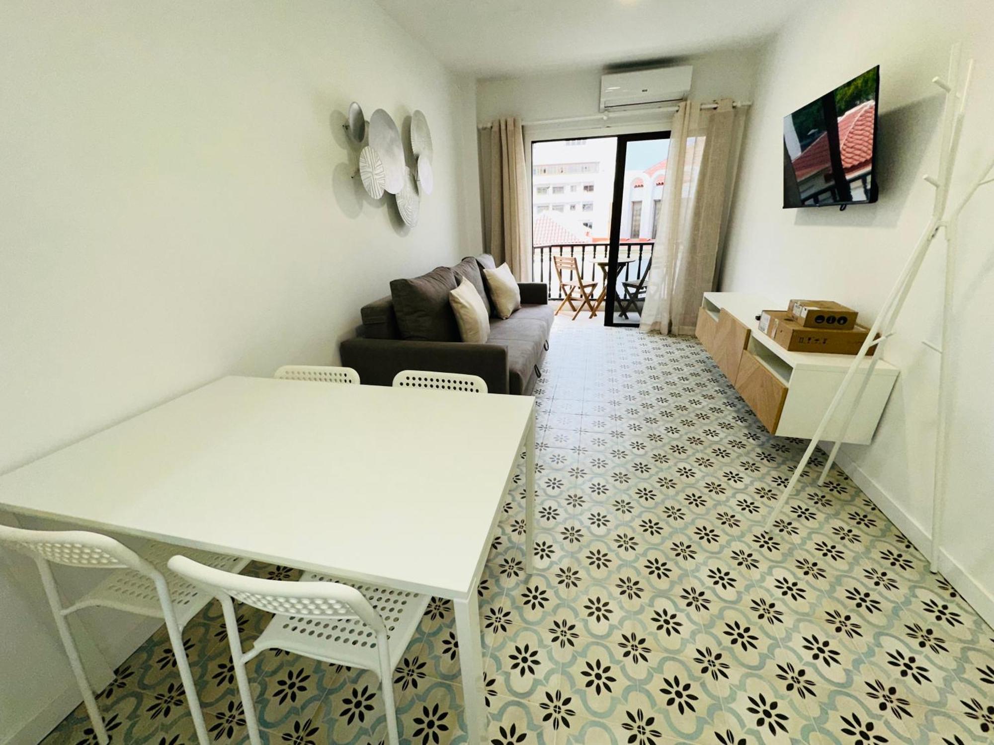 Central Flat Los Cristianos Square Guincho  Exterior photo